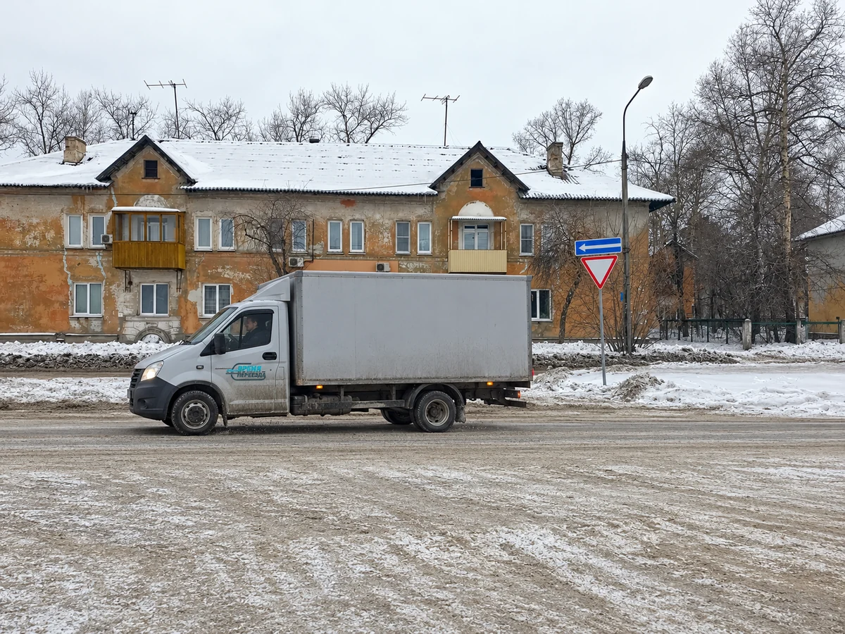 Иллюстрация: грузовая Газель на улице Мира в Ангарске зимой